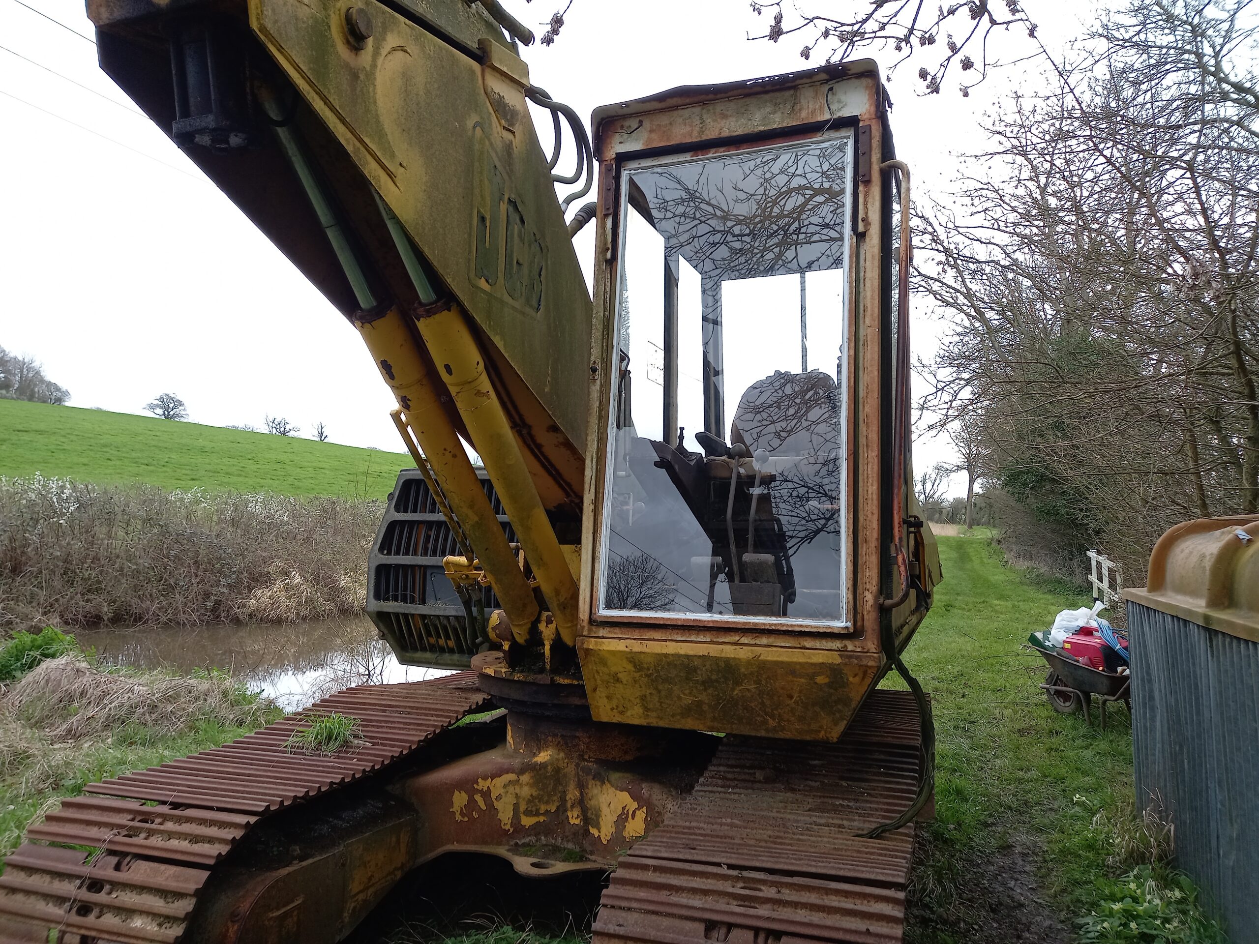 JCB812 Shipping container Ant